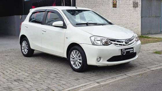 TOYOTA ETIOS 1.5 PLATINUM 16V FLEX 4P MANUAL TOYOTA ETIOS 1.5 PLATINUM 16V FLEX 4P MANUAL